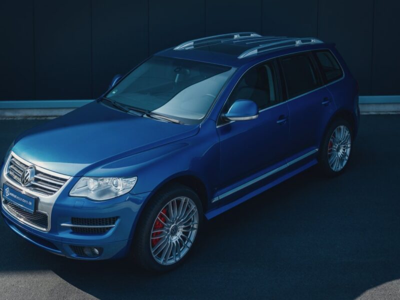 Volkswagen Touareg W12